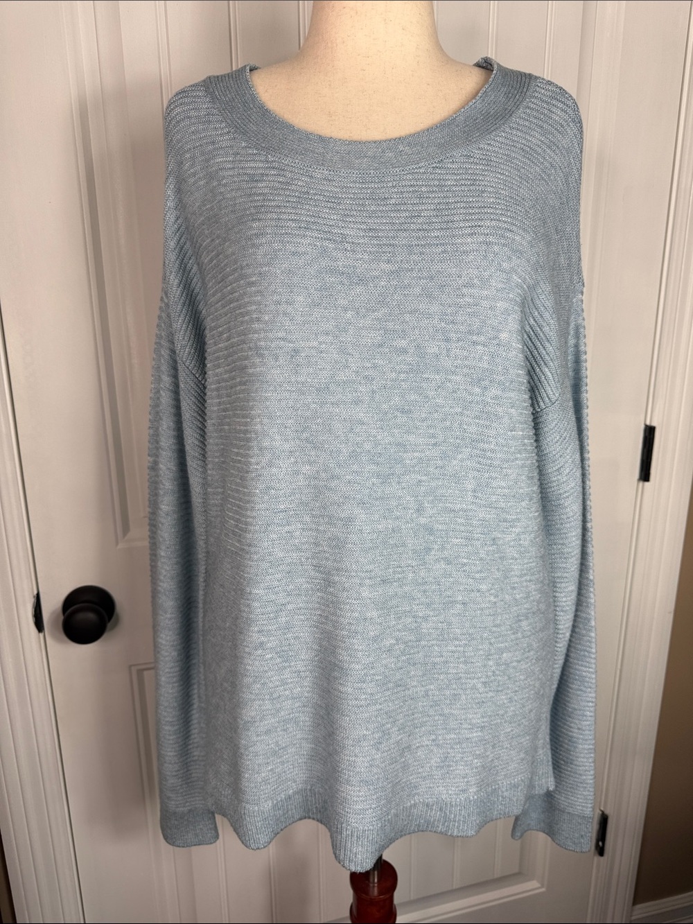 LOFT Light Blue Scoop Neck Pullover Sweater. Size XL